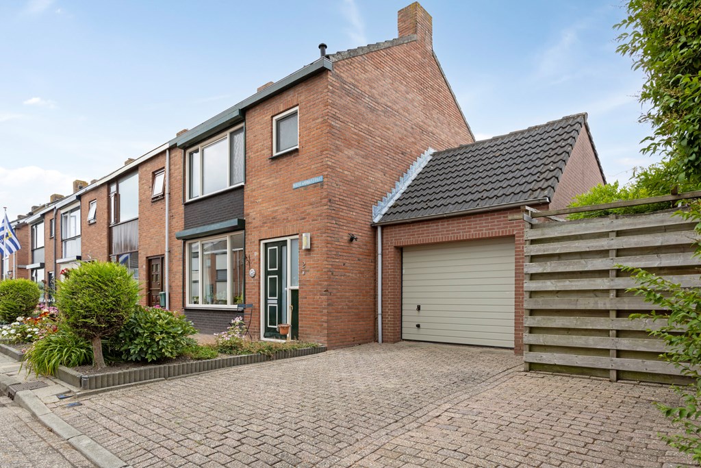 Wilhelminastraat 2 in Hoek
